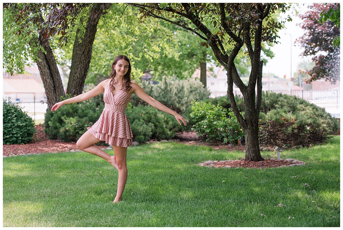 Dance portrait of a high school senior girl by Chicago senior photographer Kristen Hazelton