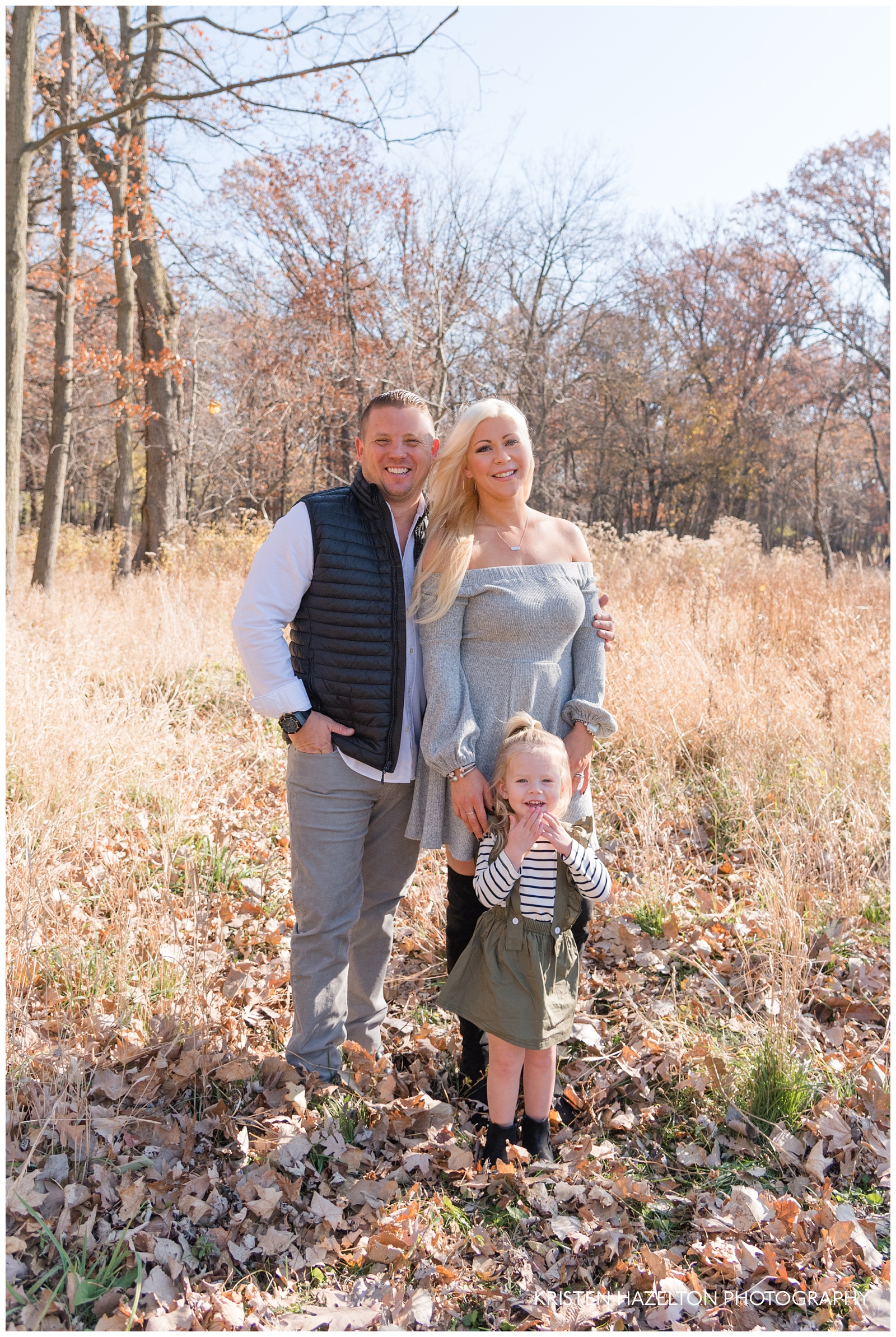 Family portraits in Thatcher Woods, River Forest, IL by Oak Park photographer Kristen Hazelton