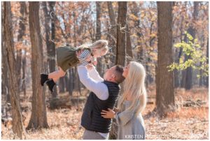 Family portraits in Thatcher Woods, River Forest, IL by Oak Park photographer Kristen Hazelton