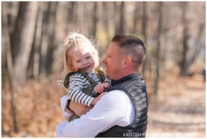 Family portraits in Thatcher Woods, River Forest, IL by Oak Park photographer Kristen Hazelton