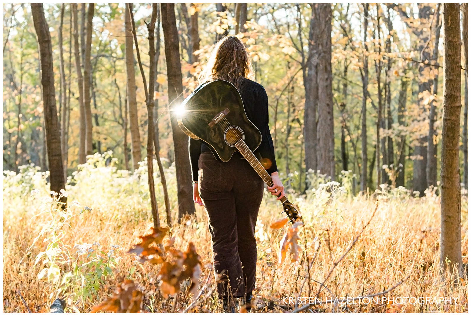 Senior portraits with a guitar at Thatcher Woods in River Forest, IL by Oak Park senior photographer Kristen Hazelton