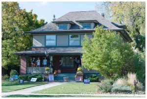 Brightly colored prairie-stylehome in Oak Park, IL