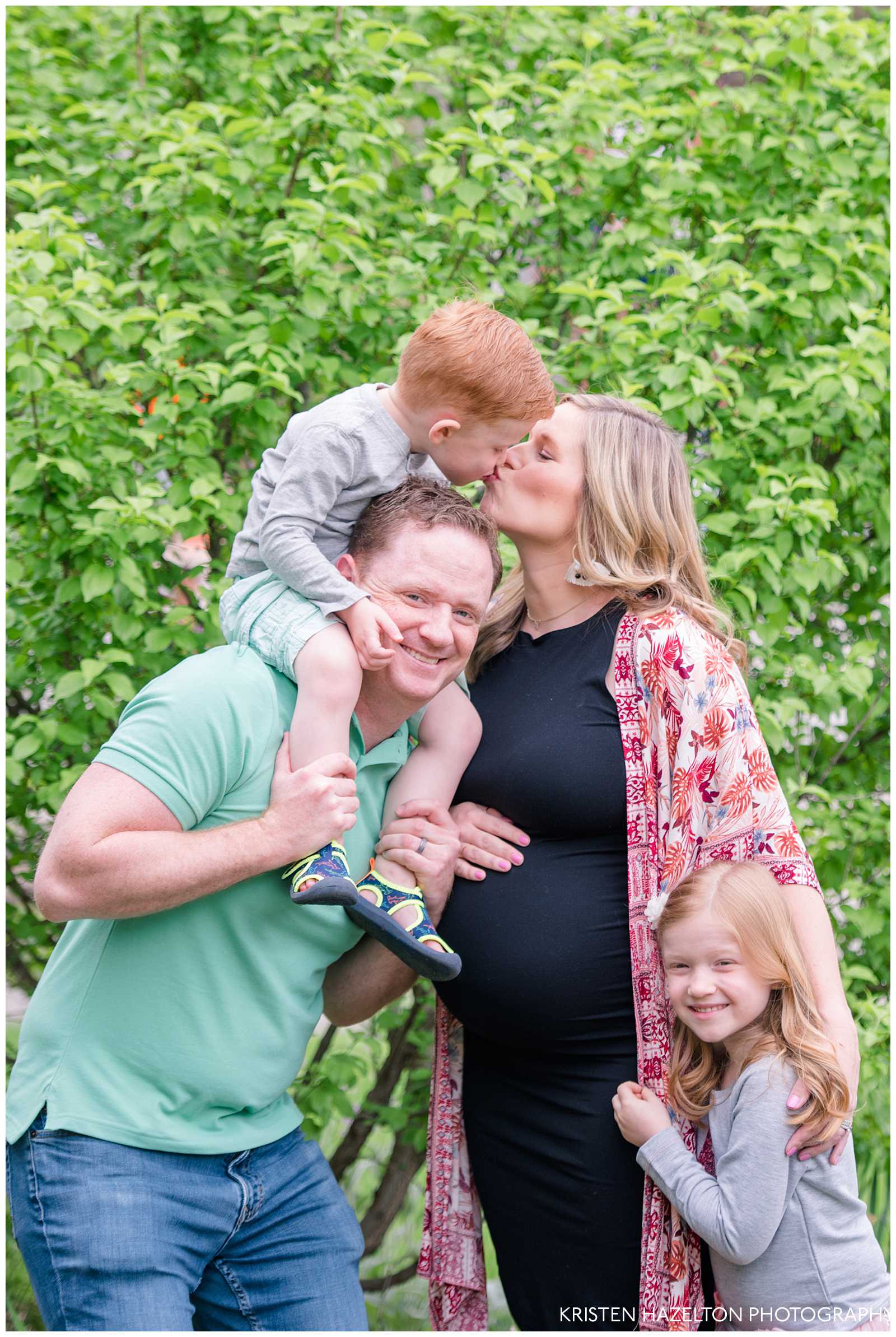 Family-maternity photos at the First United Church of Oak Park